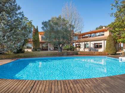 Casa / villa de 858m² en venta en Palau, Girona