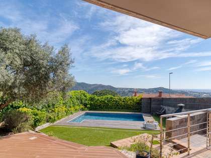 500m² house / villa with 580m² garden for sale in Argentona