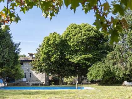 Дом / вилла 720m² на продажу в Pontevedra, Галисия