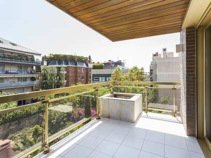 Pis de 210m² en venda a Tres Torres, Barcelona