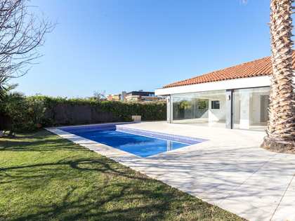 Дом / вилла 370m² на продажу в Esplugues, Барселона