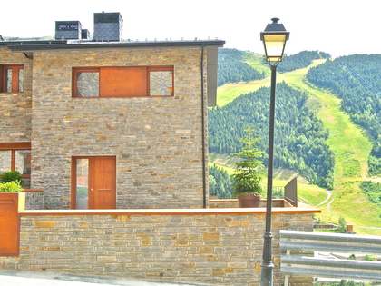 Casa / Vila de 286m&sup2; with 178m&sup2; terra&ccedil;o &agrave; venda em Grandvalira Ski area