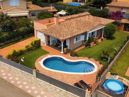 199m² house / villa for sale in Santa Cristina, Costa Brava