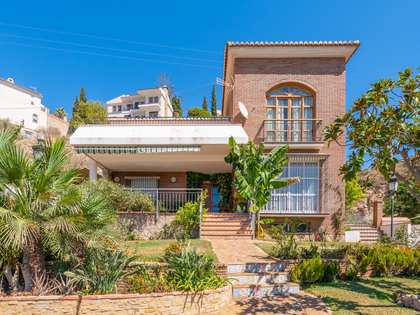 Дом / вилла 412m² на продажу в Axarquia, Малага