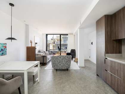 72m² penthouse with 15m² terrace for rent in Eixample Right