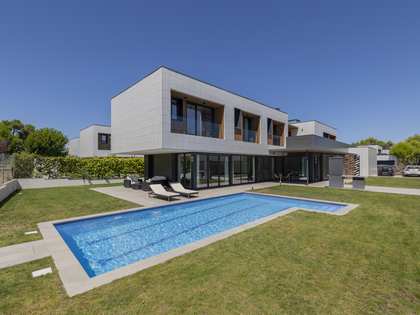 Maison / villa de 574m² a vendre à Boadilla Monte avec 800m² de jardin
