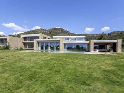 889m² haus / villa mit 141m² terrasse zum Verkauf in Los Monasterios