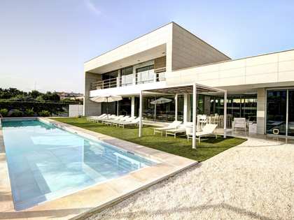750m² house / villa with 100m² terrace for sale in Alicante Golf