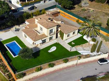 5-bedroom house for sale with stunning views of S'Agaró bay