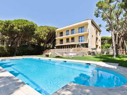 1,135m² haus / villa zum Verkauf in La Pineda, Barcelona