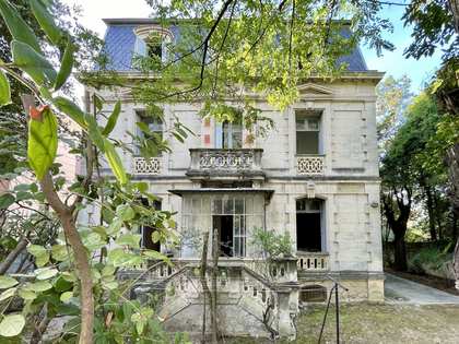 300m² house / villa with 290m² garden for sale in Montpellier