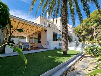 Дом / вилла 243m² на продажу в Albir, Costa Blanca
