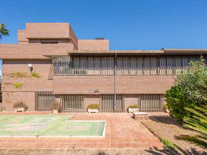 Huis / villa van 702m² te koop in East Málaga, Malaga