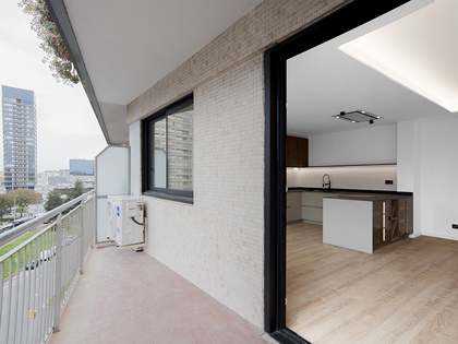118m² apartment with 10m² terrace for sale in Eixample Left