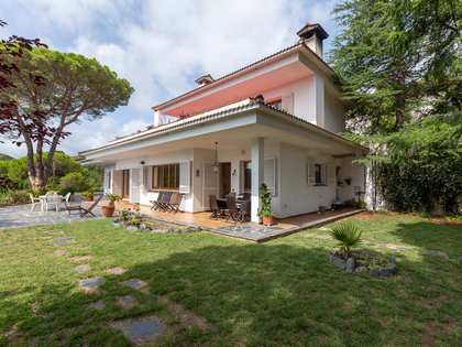Casa / villa de 414m² con 2,210m² de jardín en venta en Sant Pol de Mar