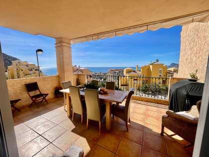 228m² house / villa with 23m² terrace for sale in Altea Town