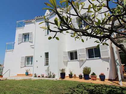 286m² house / villa with 354m² garden for sale in East Málaga