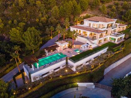 2,449m² hus/villa med 386m² terrass till salu i Sierra Blanca / Nagüeles