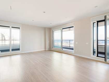 Appartement van 101m² te huur met 45m² terras in Diagonal Mar