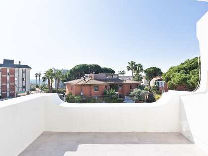 Casa / vil·la de 227m² en venda a La Pineda, Barcelona