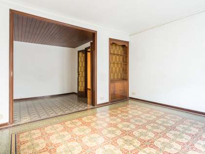 136m&sup2; L&auml;genhet till salu i Gotiska Kvarteren, Barcelona