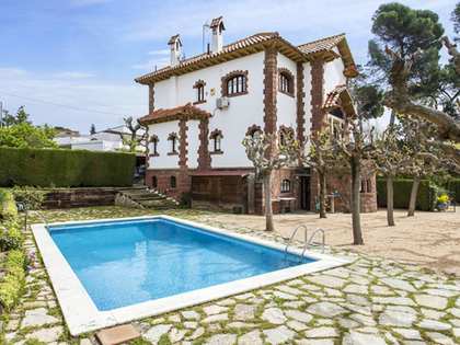 Casa / villa di 347m² con giardino di 1,355m² in vendita a Sant Cugat