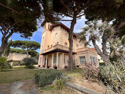 664m² haus / villa mit 2,279m² garten zum Verkauf in Sant Vicenç de Montalt