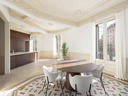 188m² apartment with 18m² terrace for sale in Eixample Right