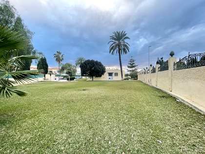 2,000m² plot for sale in Playa Muchavista, Alicante