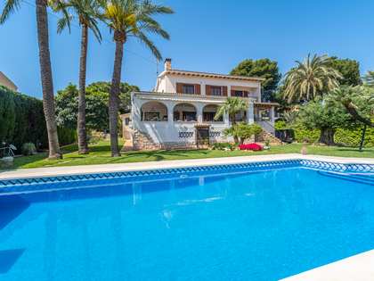 Villa van 503m² te koop met 70m² terras in Albufereta
