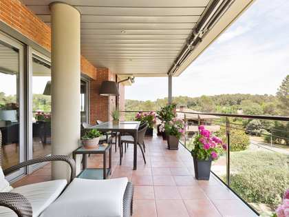 304m² penthouse with 21m² terrace for sale in Sant Cugat