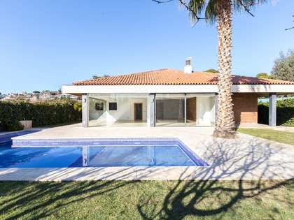 370m² house / villa for rent in Esplugues, Barcelona