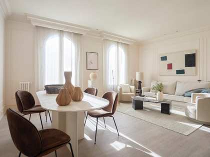 Apartmento de 161m² à venda em Almagro, Madrid