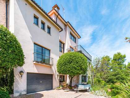Дом / вилла 409m² на продажу в Sant Cugat, Барселона