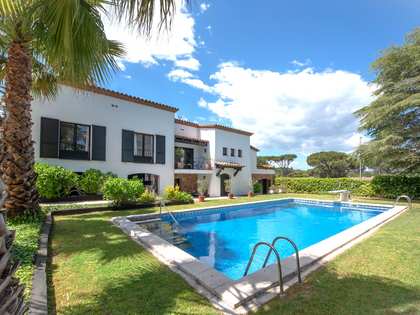 Villa van 384m² te koop in Santa Cristina, Costa Brava