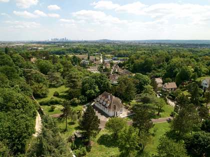 160m² house / villa with 7,500m² garden for sale in Montpellier