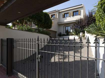 Дом / Вилла 442m&sup2; на продажу в Vallpineda