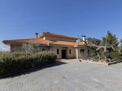 Huis / villa van 650m² te koop met 4,500m² Tuin in Boadilla Monte