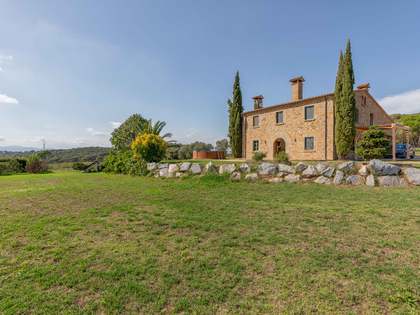 457m² Landhaus zum Verkauf in El Gironés, Girona