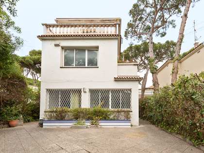 Дом / вилла 213m² на продажу в La Pineda, Барселона
