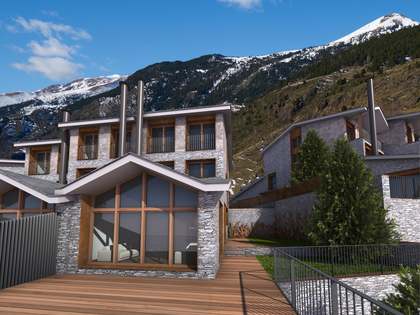 Casa / Vila de 255m&sup2; with 51m&sup2; Jardim &agrave; venda em Grandvalira Ski area