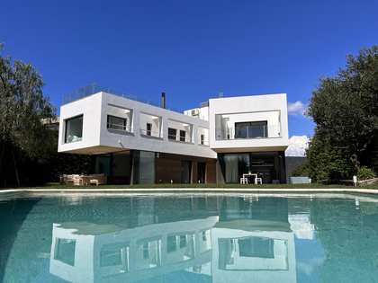 547m² house / villa with 880m² garden for rent in Sant Andreu de Llavaneres
