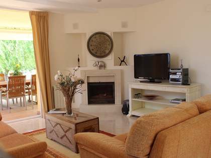 Casa / Vila de 442m&sup2; with 80m&sup2; Jardim em aluguer em Puzol