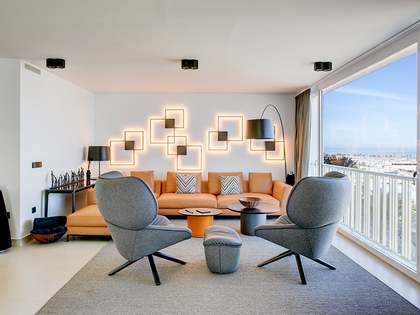 Piso de 2 dormitorios con terraza en venta en Dénia
