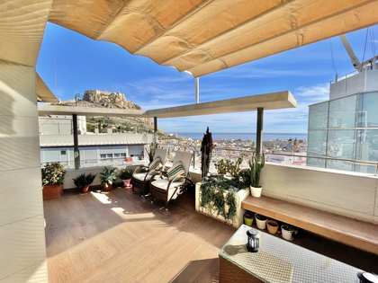 185m² penthouse with 36m² terrace for sale in Alicante ciudad