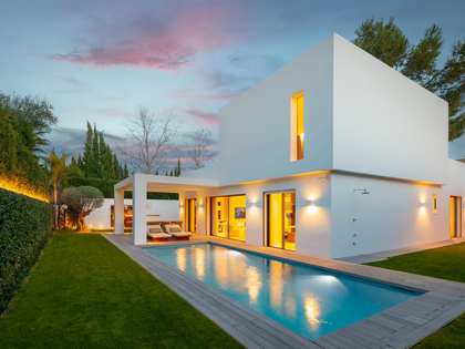 Дом / вилла 224m², 102m² террасa на продажу в Сан Педро де Алькантара / Гуадальмина