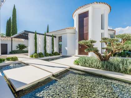 Huis / villa van 458m² te koop in Nueva Andalucía