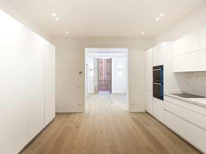 108m² apartment with 38m² terrace for sale in Eixample Right