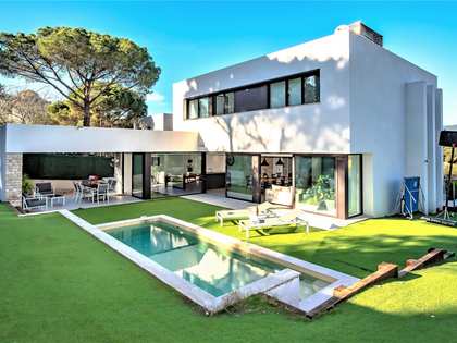 Huis / villa van 370m² te koop in Sant Feliu, Costa Brava