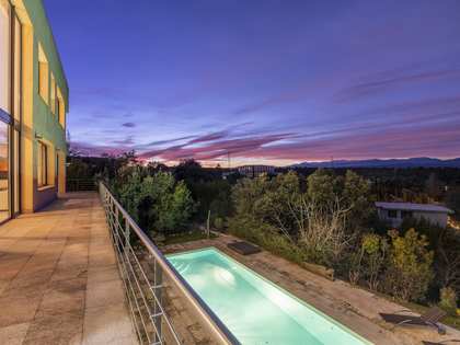 Casa / villa di 975m² in vendita a Cuidalcampo, Madrid